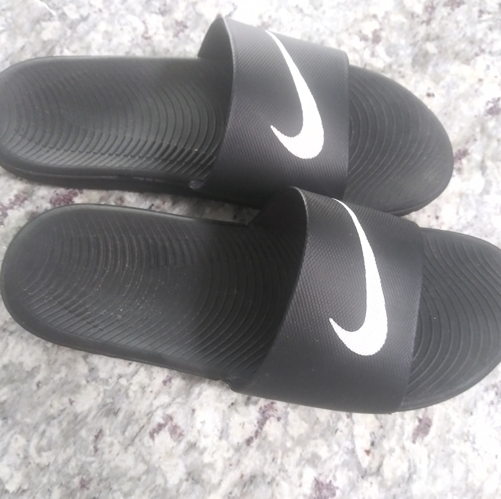 Nike slides